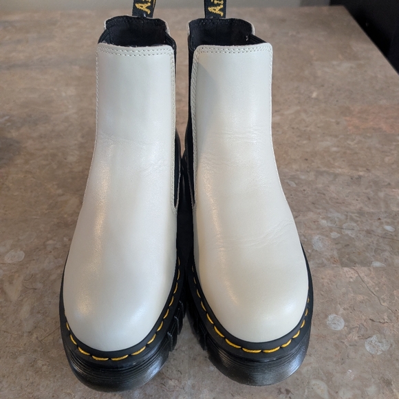 Dr. Martens Audrick Chelsea Boot Leather Platform Boot Taupe Cream Women Size 7 - Picture 4 of 10